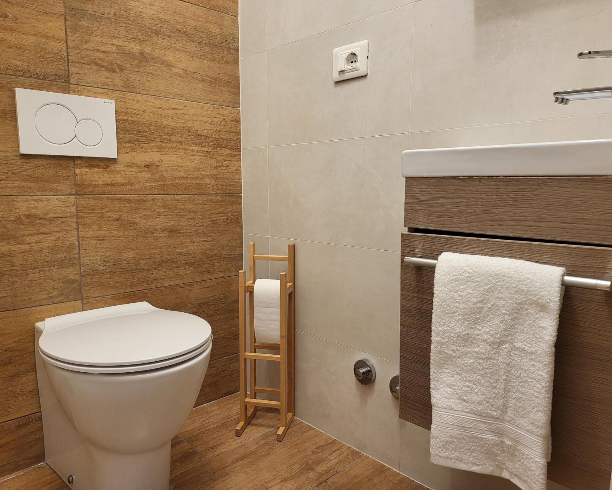 Alejlop Apartment โกริเซีย ภายนอก รูปภาพ
